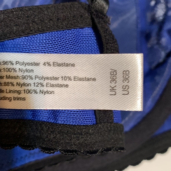 36b Playful Promises - Picture 4 of 5